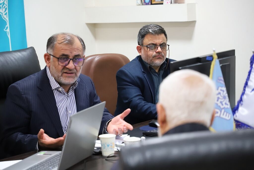 مدیرعامل سازمان آب و برق خوزستان با حضور در مرکز سامد به مشکلات مردم رسیدگی کرد