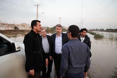 بسیج سازمان آب و برق خوزستان برای دفع آب های سطحی