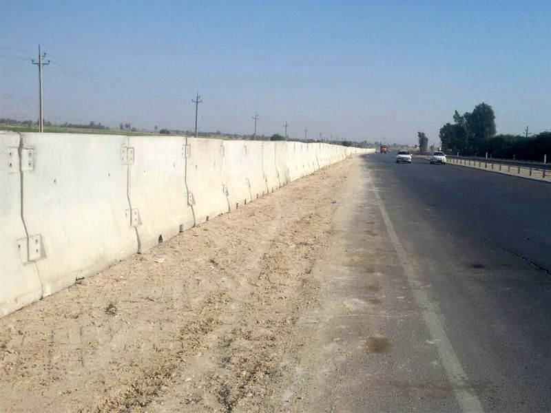 اتمام عملیات نصب نیوجرسی بتنی در حاشیه محور اصلی بهبهان - اهواز