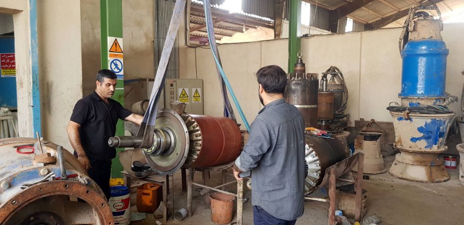 پایان عملیات اورهال، تعمیر، نصب و راه اندازی یک دستگاه الکترو پمپ شناور ۵۶۰ کیلووات ایستگاه پمپاژ ویس