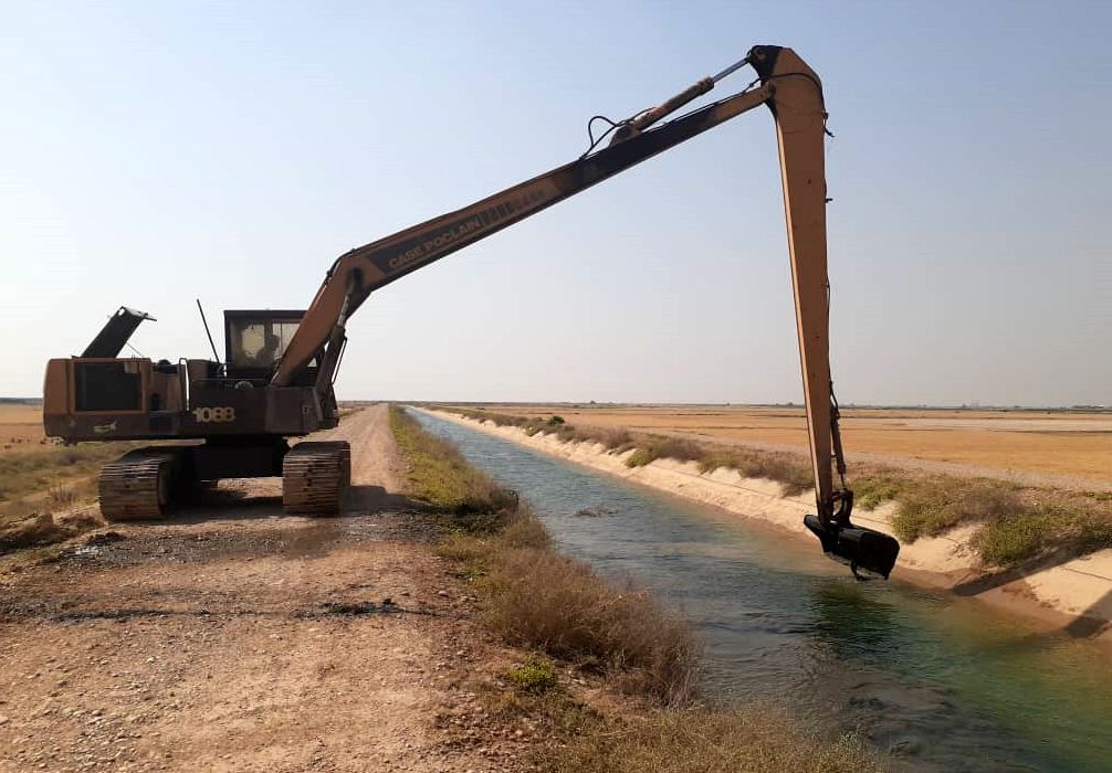 لایروبی کانال غربی میاناب آغاز شد