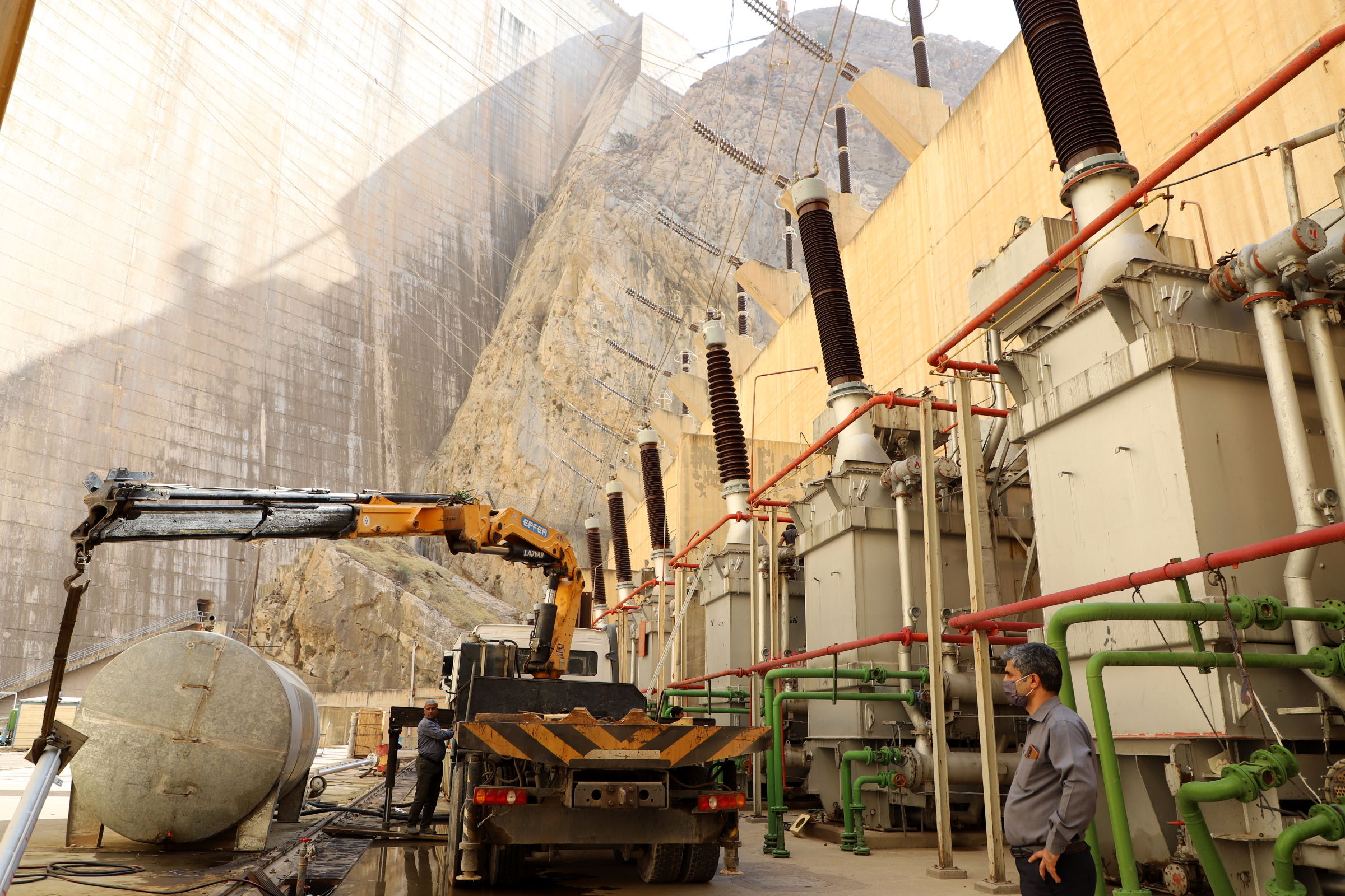 سیستم حفاظت افزایش فشار تانک (prv)  ترانسفورمرهای قدرت سد شهید عباسپور اصلاح و سرویس شد