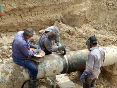 تعویض نقاط پوسیده خط لوله‌فلزی آبرسانی به هندیجان