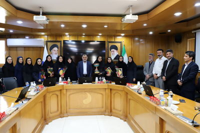 دیدار مدیرعامل سازمان آب و برق خوزستان با تیم شنای بانوان قهرمان