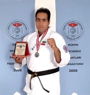 کارمند وزارت نیرو قهرمان کاراته جهان شد
