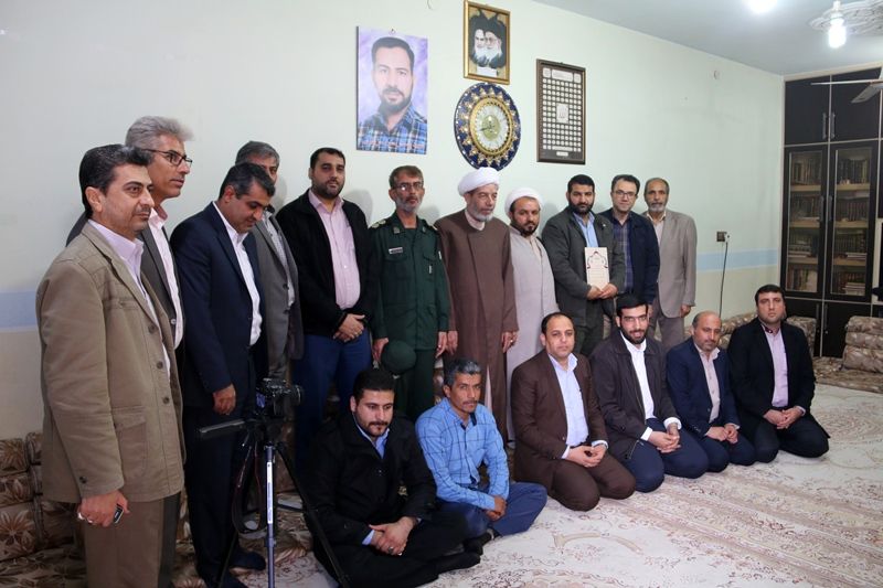    شهیدان و ایثارگران مظهر مقاومت و صلابت این مرز و بوم هستند