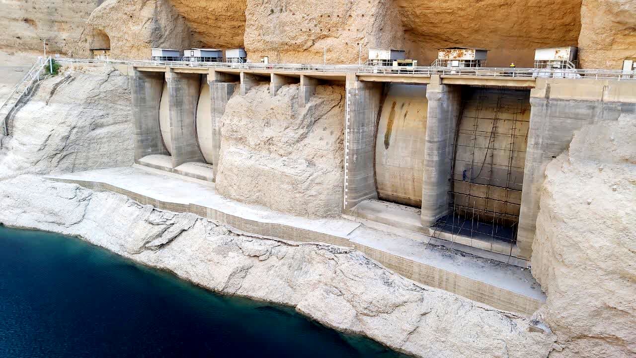 عملیات تعمیر و تعویض آب‌بند سرریز شماره یک نیروگاه سد دز به پایان رسید