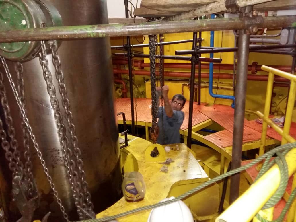 انجام تعمیرات و اصلاح  تنظیمات  یاتاقان  توربین واحد4 سد شهید عباسپور