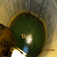 بازسازی و تعمیرات اساسی استاپ لاگ های موج گیر در نیروگاه مسجدسلیمان