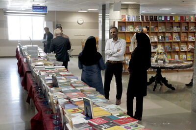 برگزاری هفتمین نمایشگاه تازه های کتابخانه سازمان آب و برق خوزستان