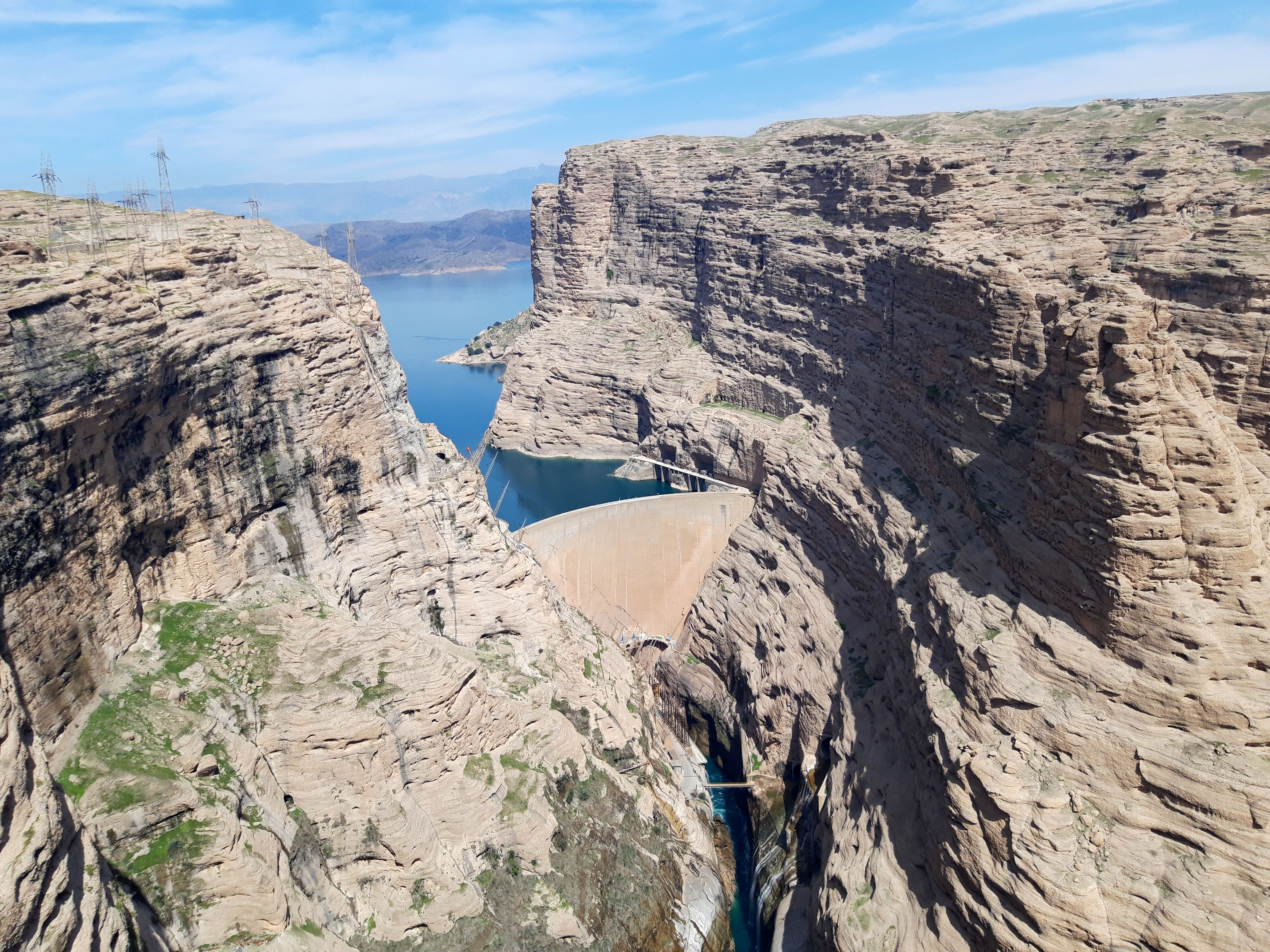 تمدید اعتبار گواهینامه صلاحیت بهره‌برداری و نگهداری نیروگاه‌ برق آبی سد و نیروگاه دز تا پایان سال ۱۴۰۴ 