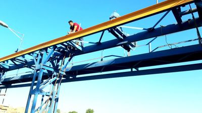 عملیات تعویض سیم‌بکسل‌های معیوب دریچه شماره ۱۰ سد انحرافی حمیدیه