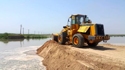 رفع شکستگی دایک مخزن شماره یک هورالعظیم

