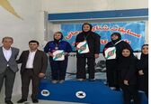 کسب مقام نخست کارمند سازمان آب و برق خوزستان در مسابقات شنای کارگری بانوان کشور