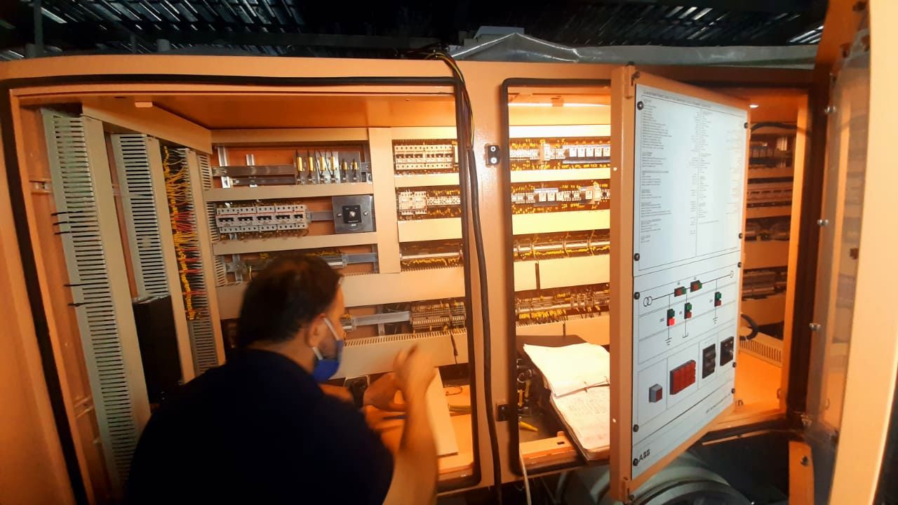 تست های الکتریکی GCB واحدهای 3 و 4 سد و نیروگاه کارون 3 انجام شد